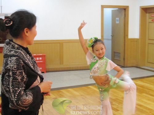 深圳關愛行動：聽障人士穿越無聲世界(組圖)